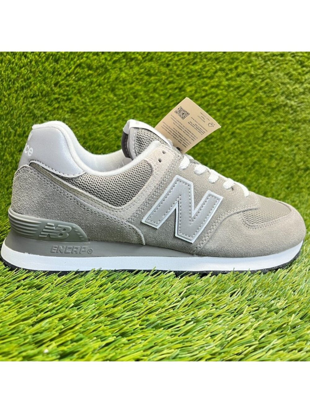 New Balance 574 Mens‎ Size 8 Gray White Athletic Running Walking Shoes Sneakers